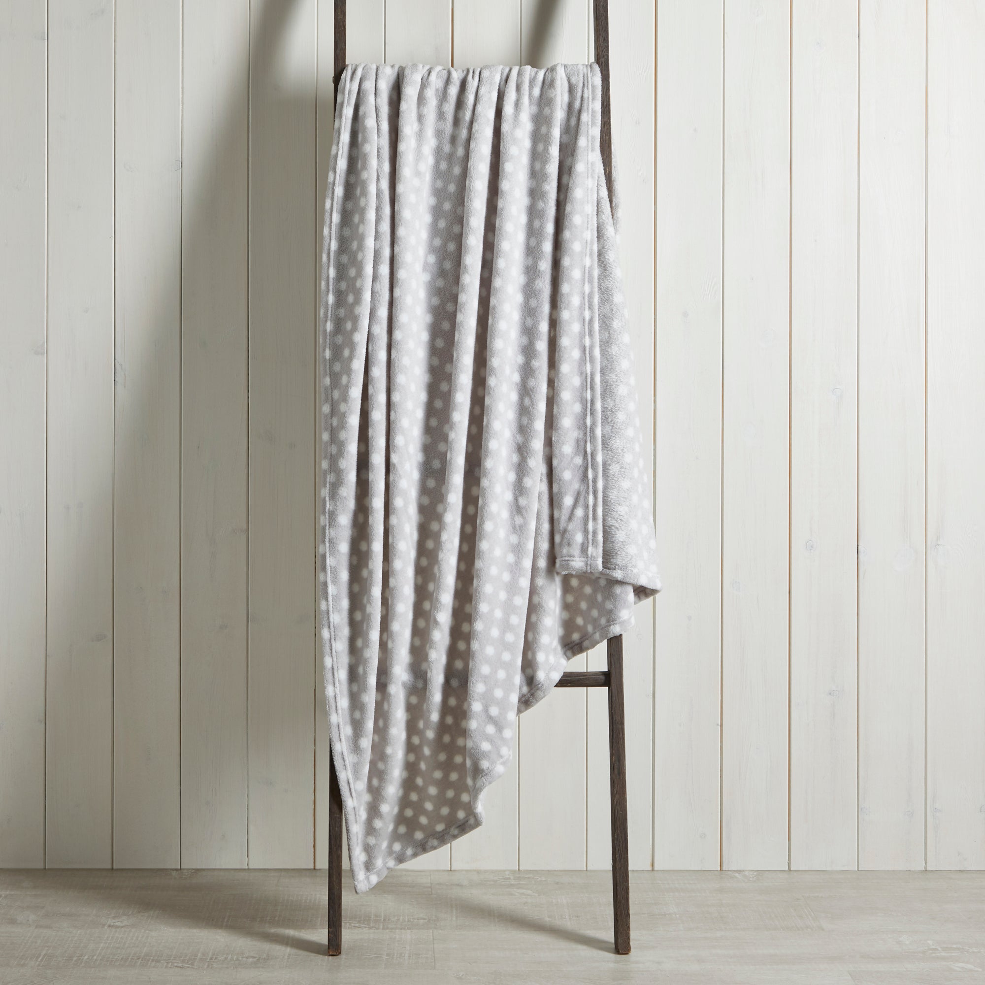 Spotted Grey Printed Fleece 130cm x 170cm Throw Grey