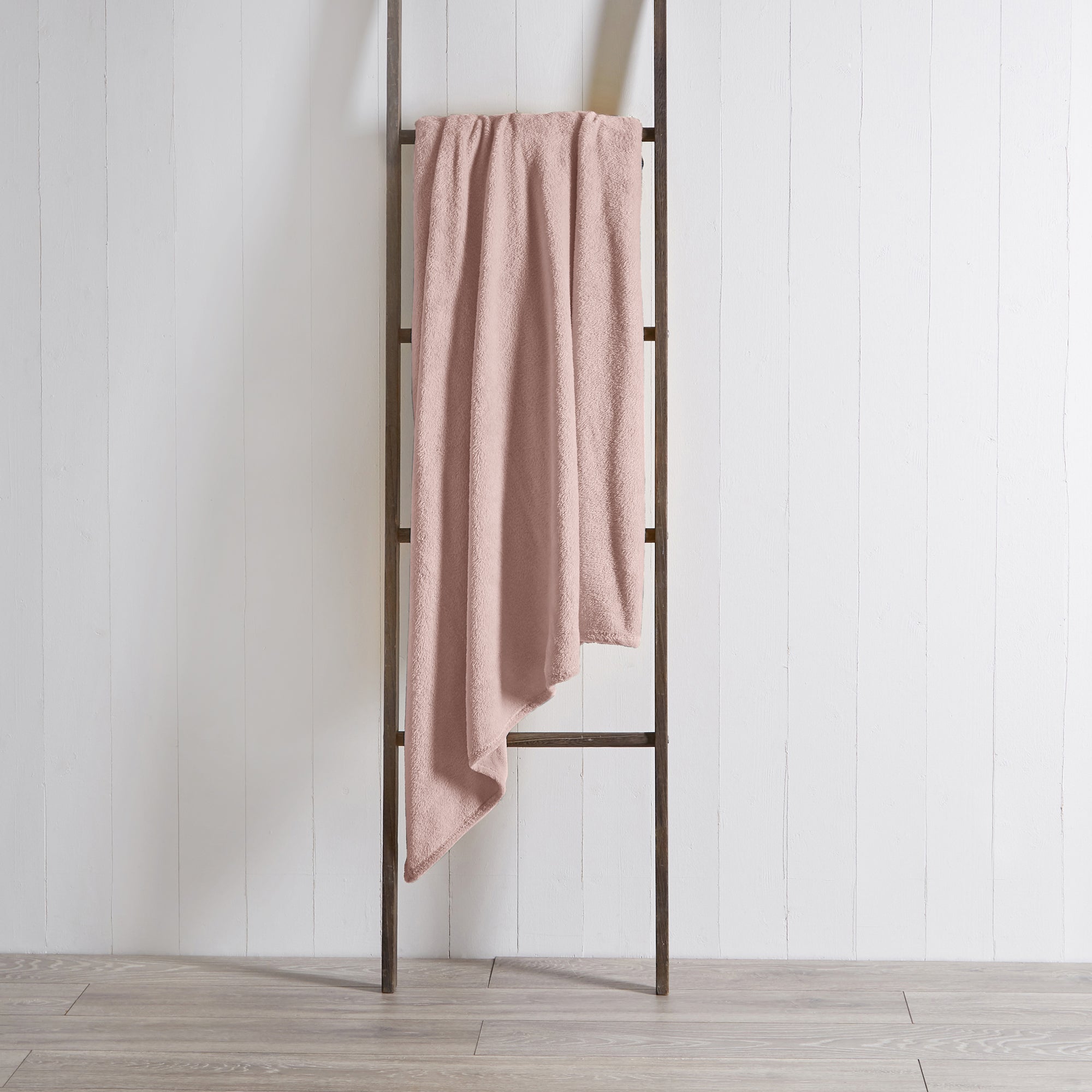 Soft Fleece 130cm x 170cm Throw Blush
