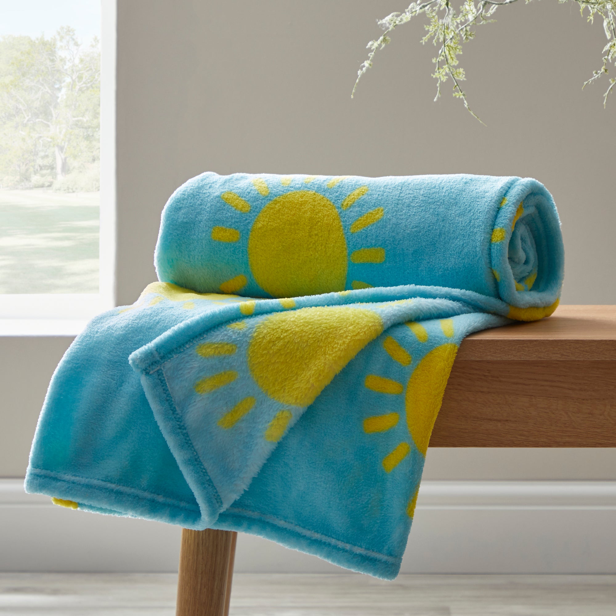 Sunshine Fleece Blanket Light Blue