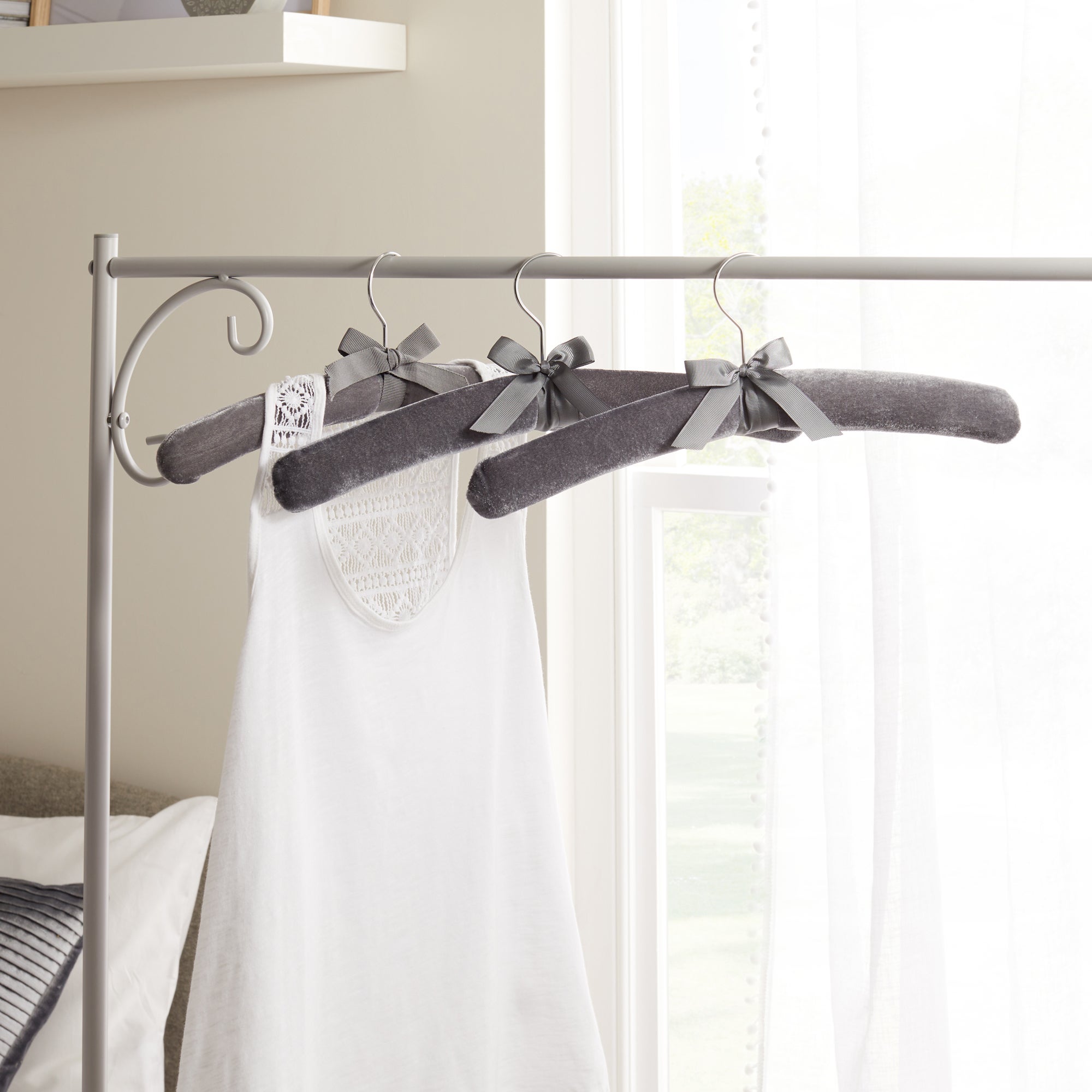 Set of 3 Luxe Grey Velvet Hangers Grey