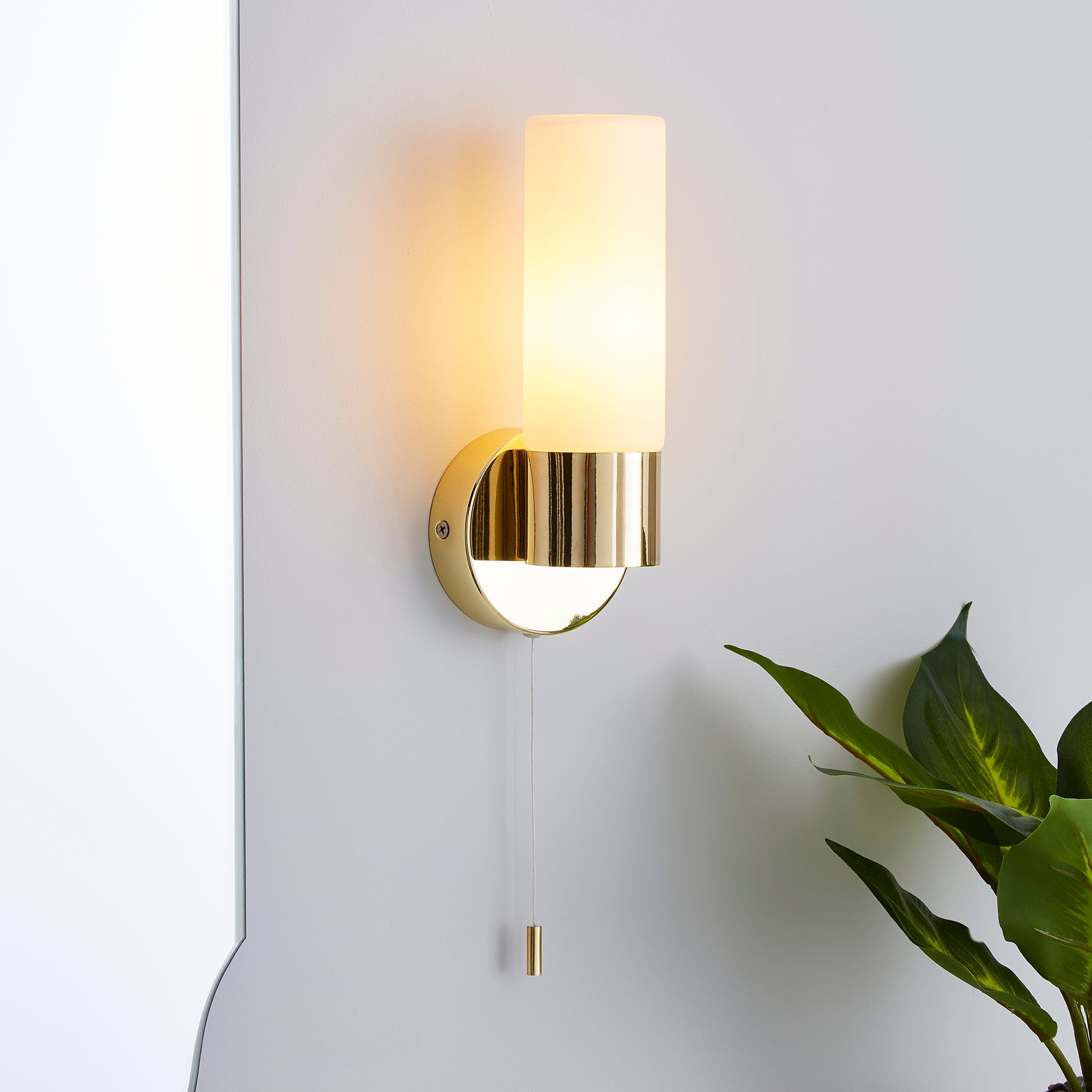 Porto Bathroom Wall Light Brass Brass