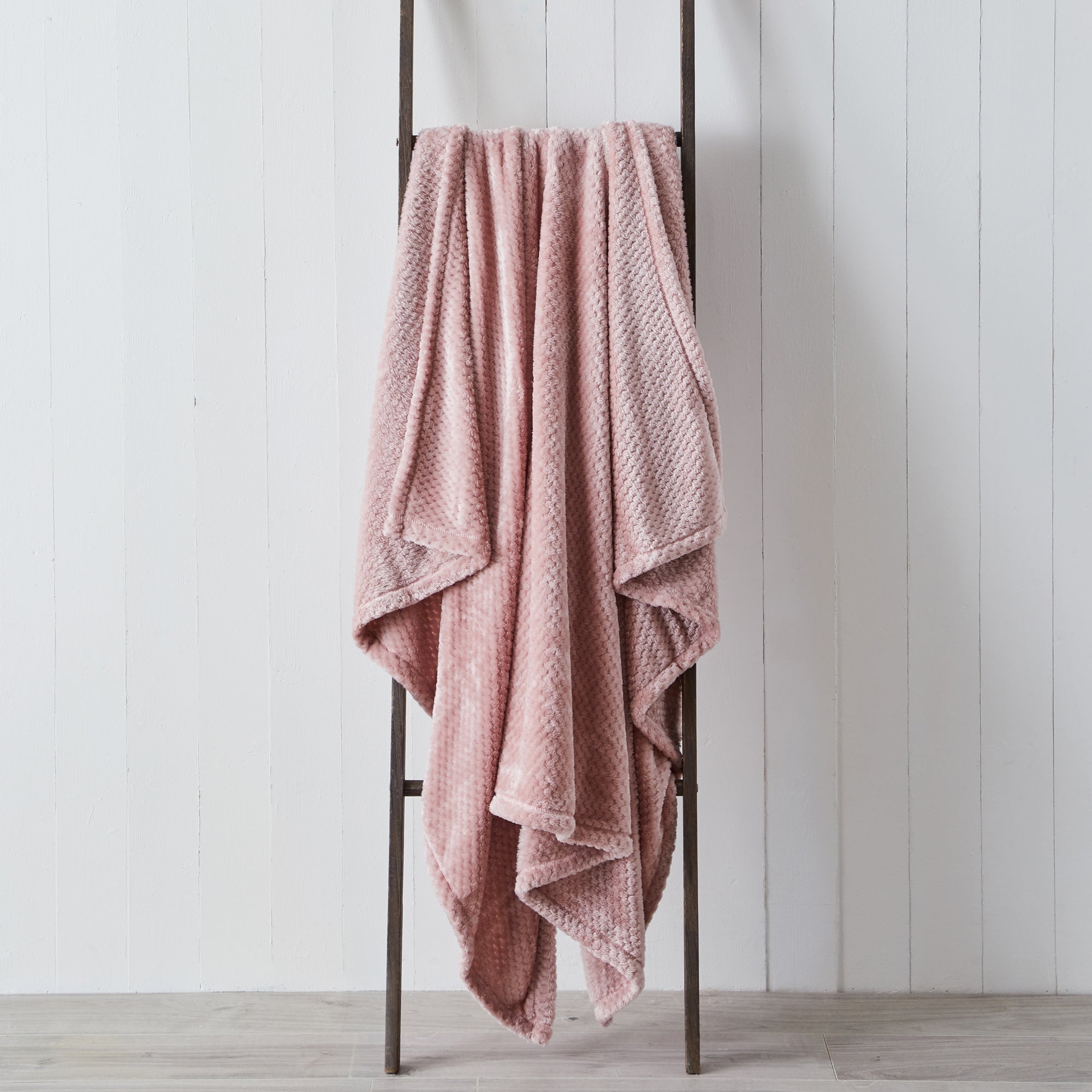Evan 130cm x 180cm Throw Pink