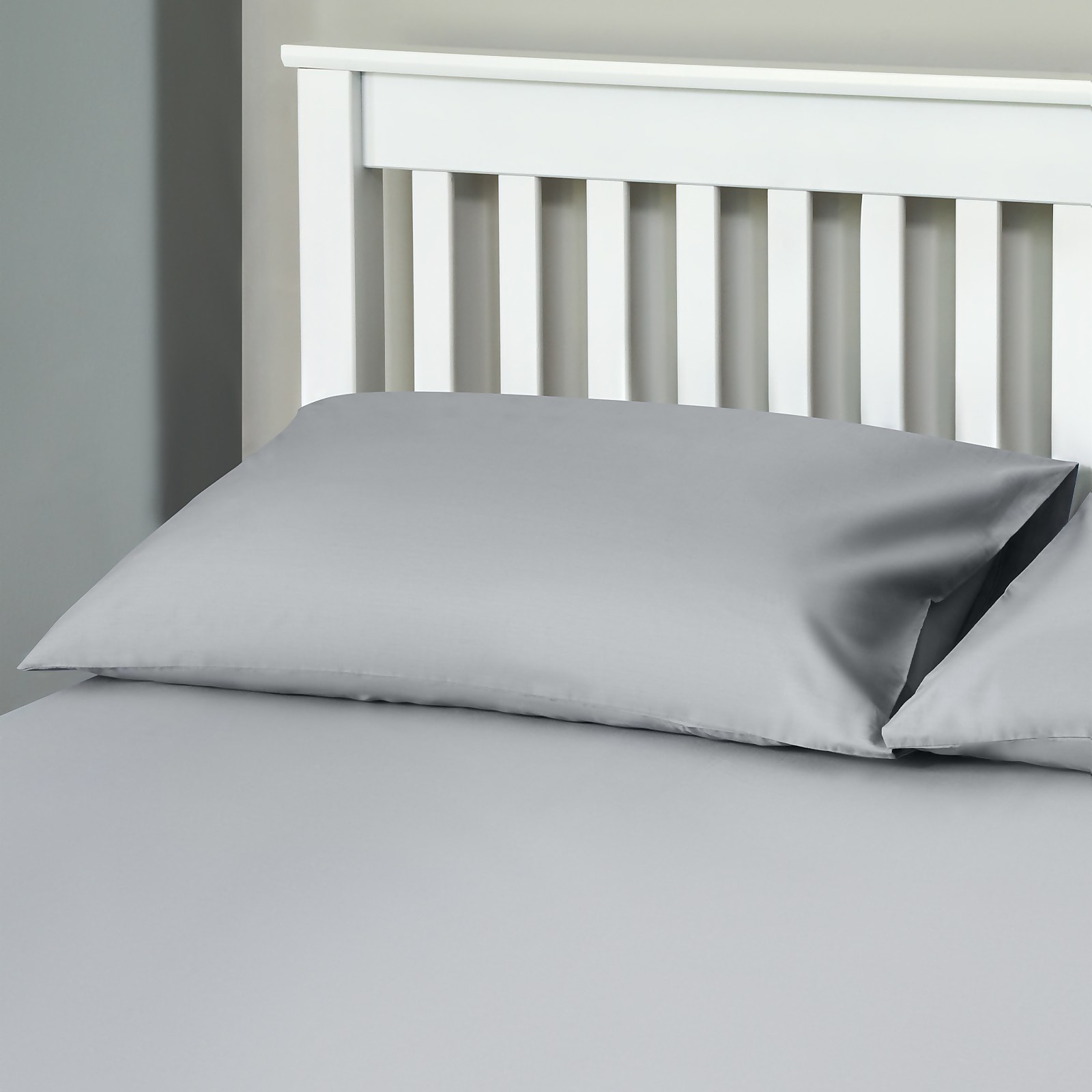 The Willow Manor 100% Cotton Percale Housewife Pillowcase Pair - Silver