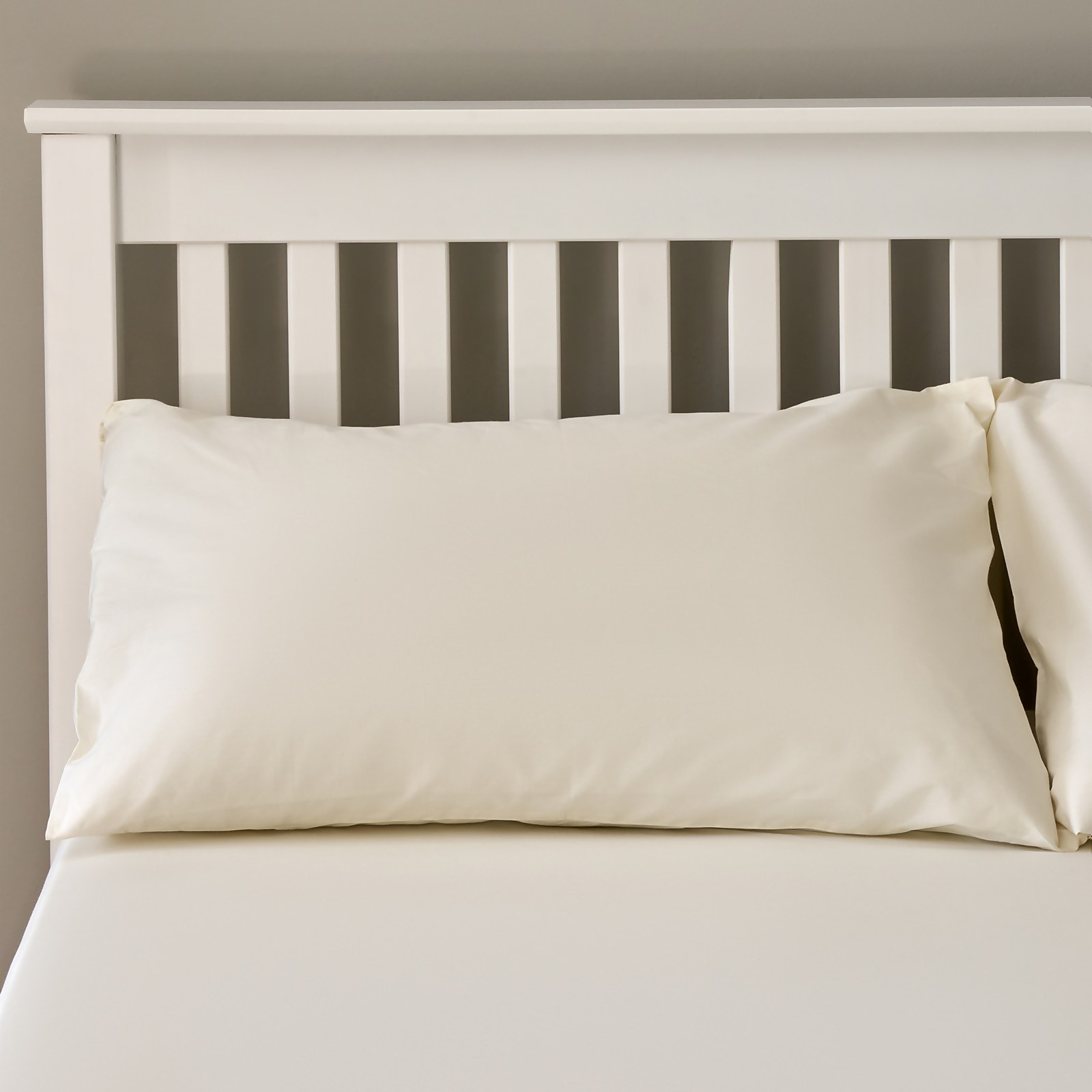 The Willow Manor Easy Care Percale Housewife Pillowcase Pair - Cream